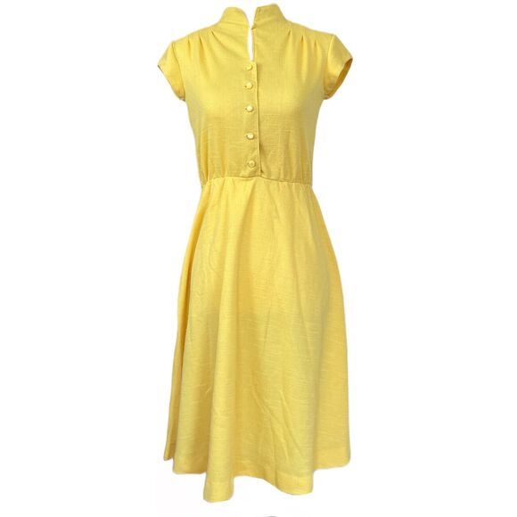 Yellow Vintage 1970s ILGWU Union Made Button Front Mandarin Collar Shirtdress - Picture 14 of 14